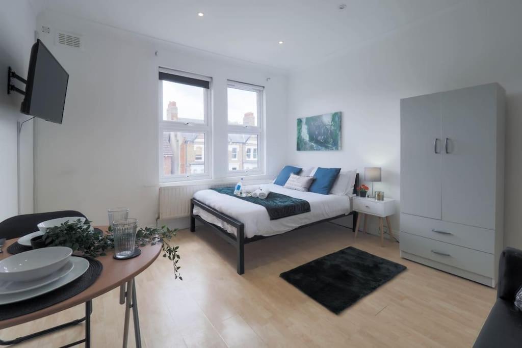 S5 Full In Kilburn With Kitchen Zone 2 Appartamento Londra